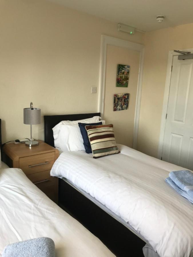 No 52 Bed And Breakfast Хелстон Экстерьер фото