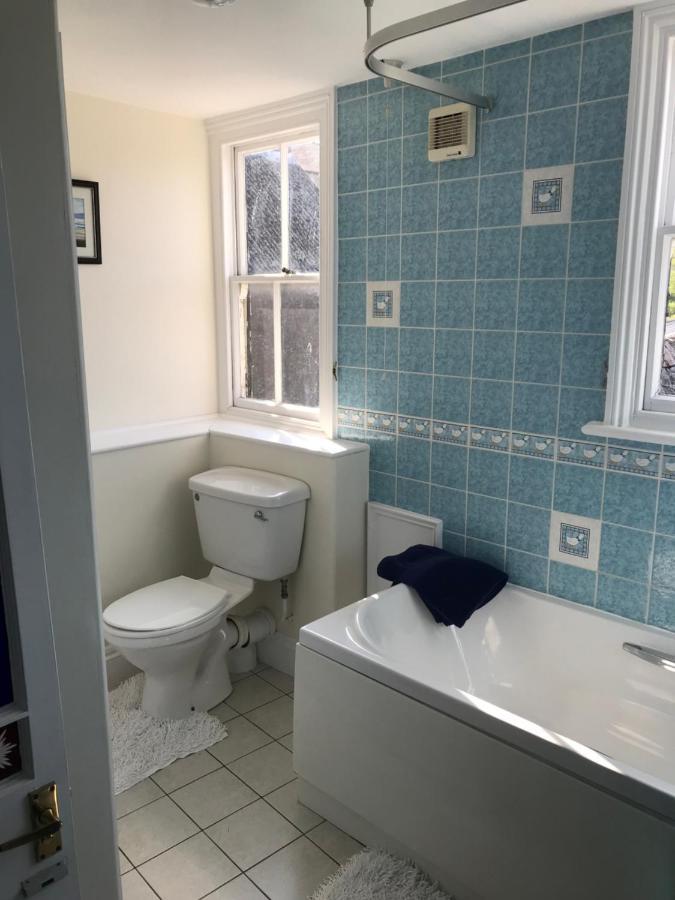 No 52 Bed And Breakfast Хелстон Экстерьер фото