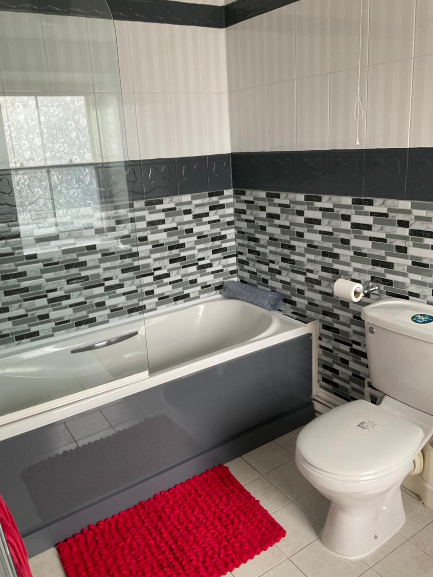 No 52 Bed And Breakfast Хелстон Экстерьер фото